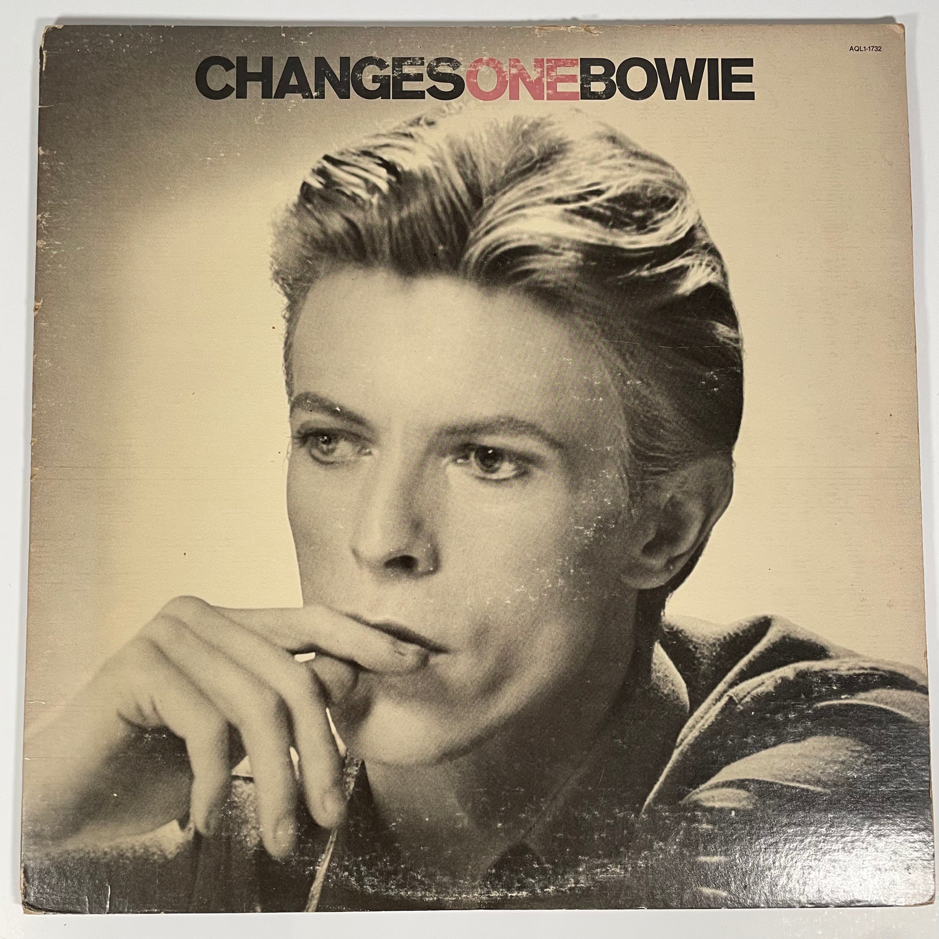 USED: David Bowie- ChangesOneBowie 12" LP 1976 - Cease & Desist Records